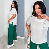 Жіночий легкий прогулянковий костюм батал: зелені лляні штани та молочна футболка зі штапелю, фото 3