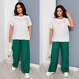 Жіночий легкий прогулянковий костюм батал: зелені лляні штани та молочна футболка зі штапелю, фото 2