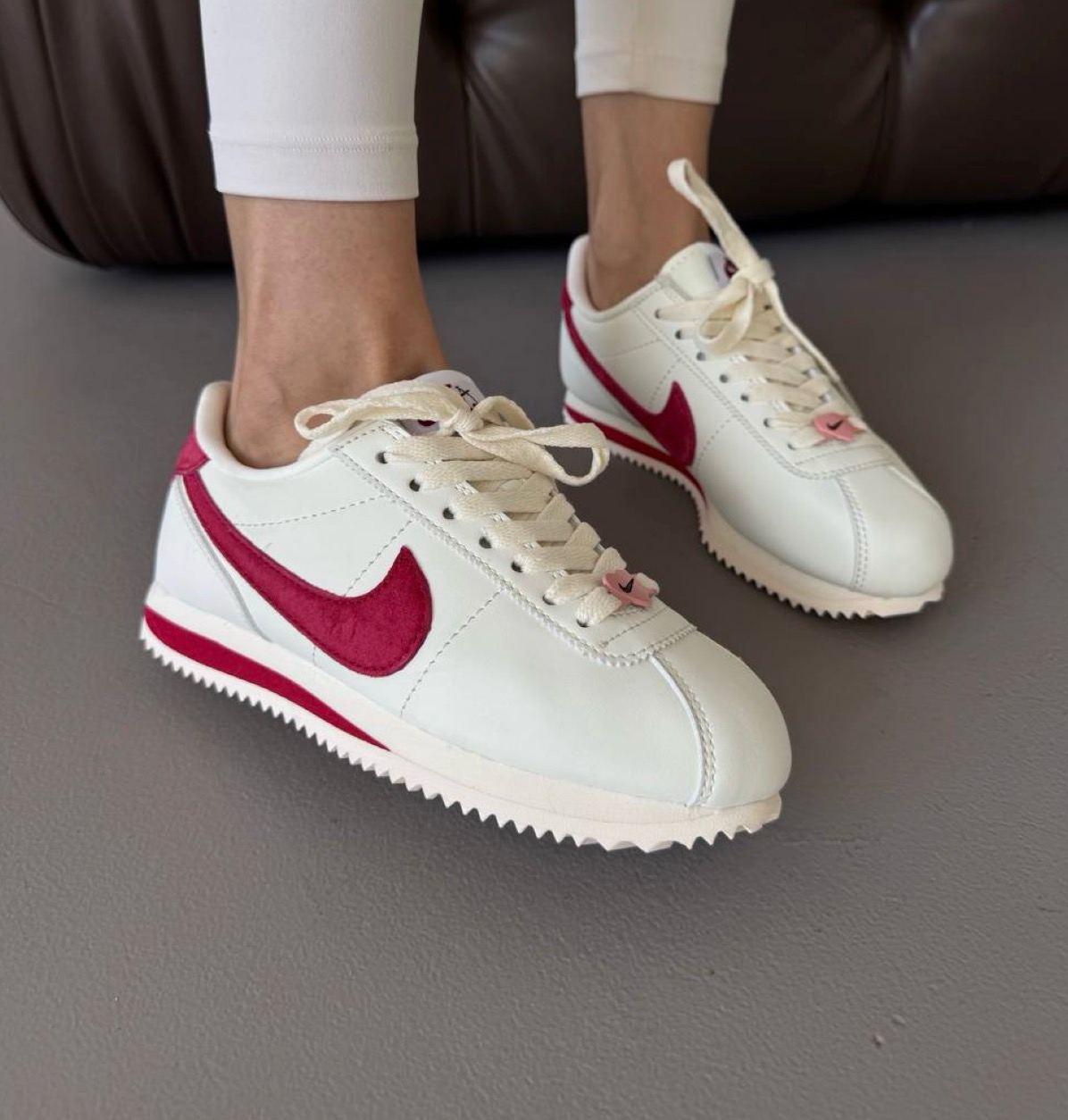Жіночі кросівки Nike Cortez White Red Heart Premium Кеди Найк Кортез низькі білі замша шкіра демісезон