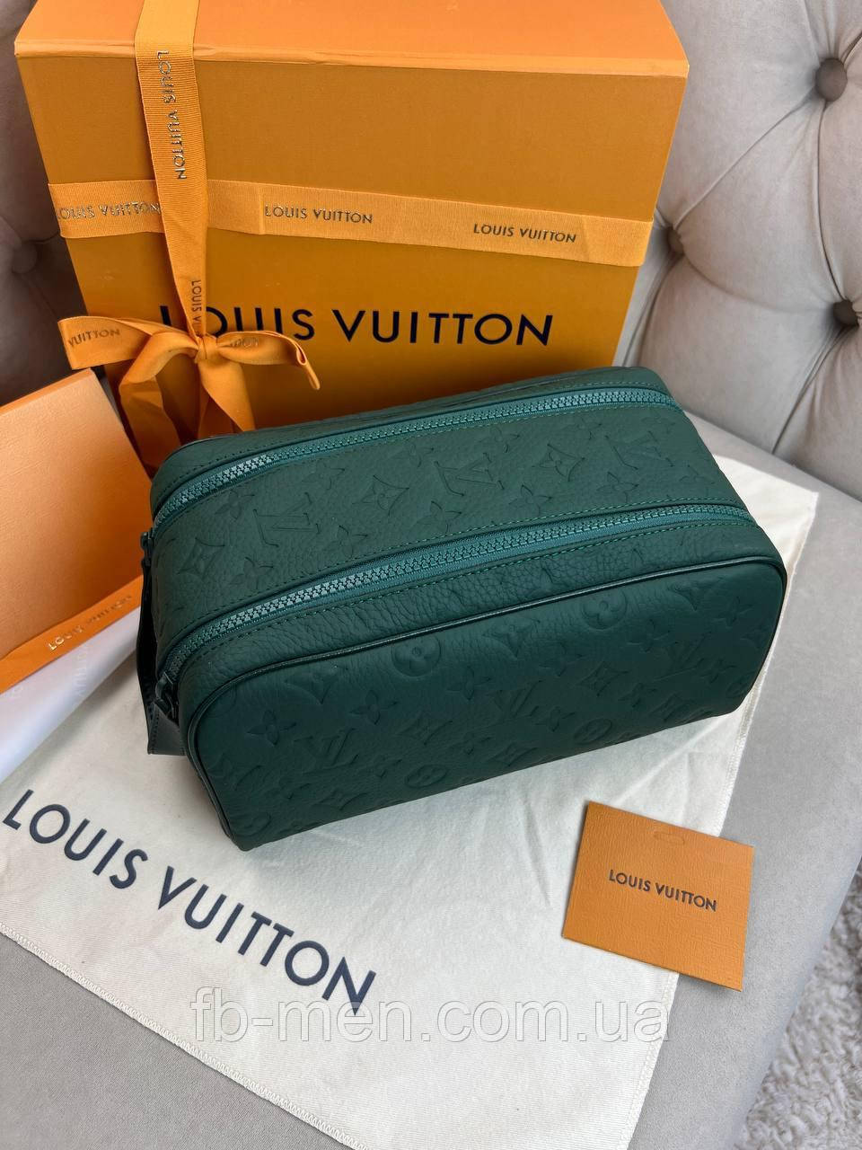 Несесер Louis Vuitton Dopp Kit Taurillon Monogram косметичка кейс для косметики