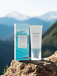 Легка сонцезахисна сироватка SKIN1004 Madagascar Centella Hyalu-Cica Water-Fit Sun Serum SPF50+ PA++++