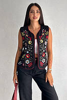 Вышитая жилетка черного цвета с разноцветной цветочной вышивкой размеры S, M, L.
