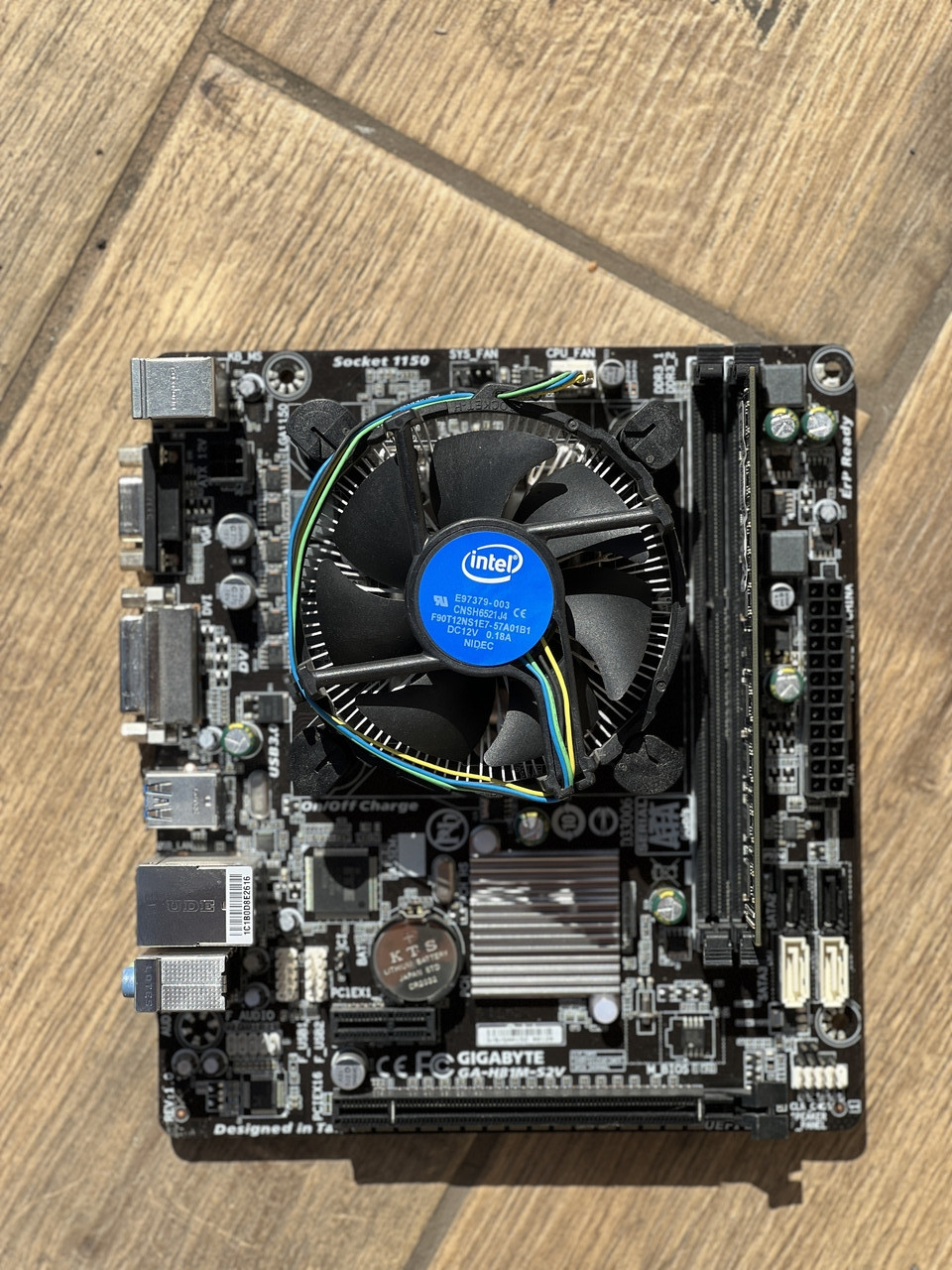 Материнська плата Gigabyte GA-H81M-S2V (s1150, Intel H81, PCI-Ex16)