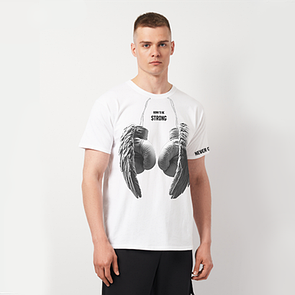 Футболка born to be strong