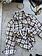 Модна базова стильна жіноча літня картата фланелева подовжена сорочка в клітинку літня оверсайз, фото 6