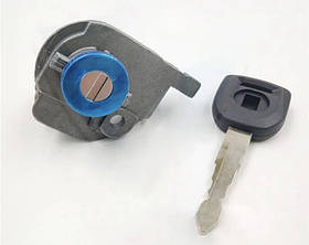 Mazda 6  личинка замка дверей ЛІВА GJYA76220A Мазда 6  Mazda 3 личинка замка