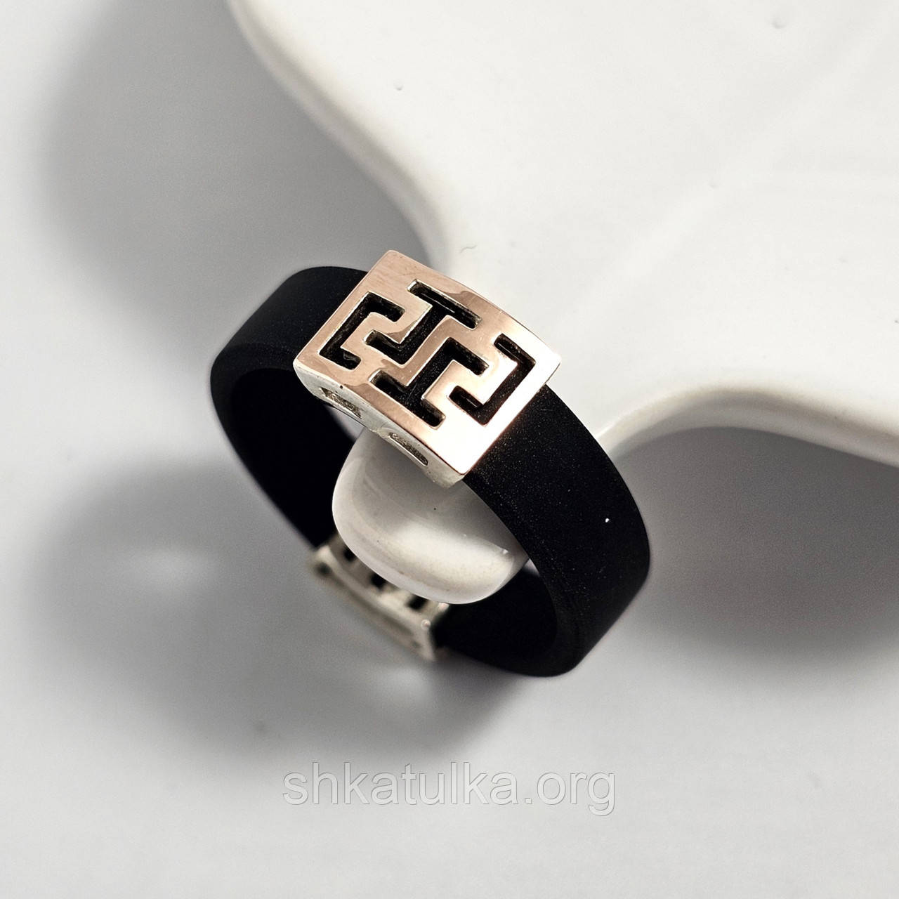 Каблучка з каучуку зі срібними вставками з золотими напайками розмір 20