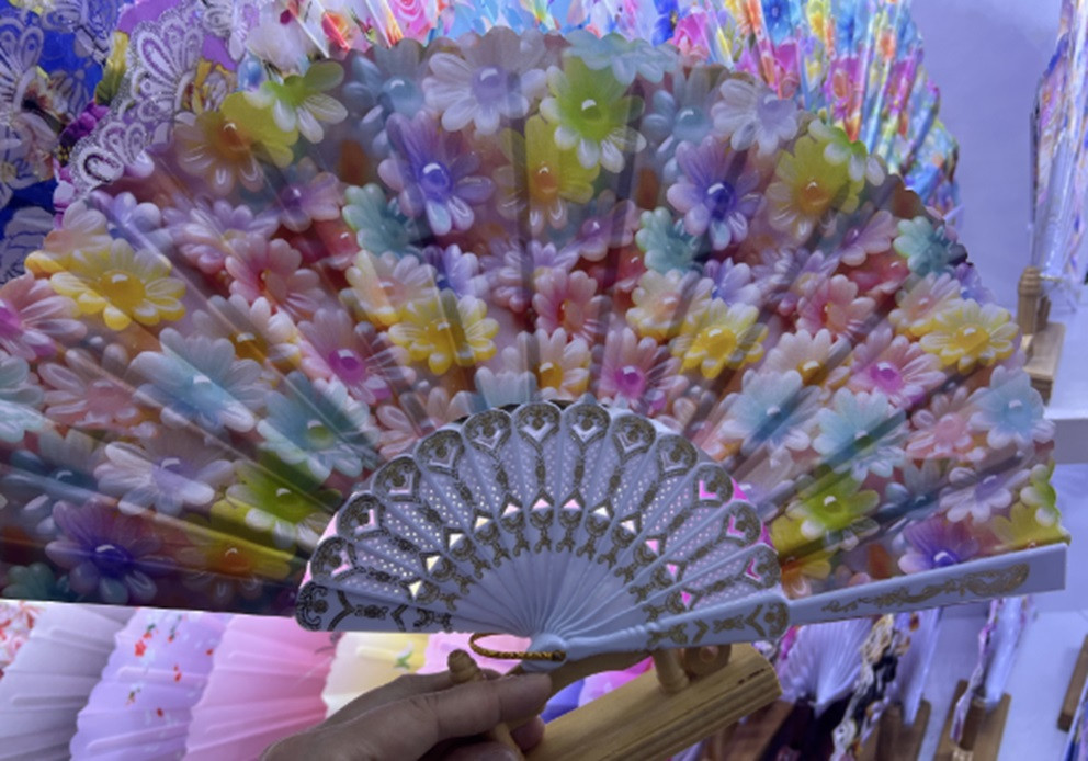 Аксесуар віяло C2835 Квіти 6 видів, фото 1