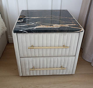 М'яка тумба з кам'яною стільницею