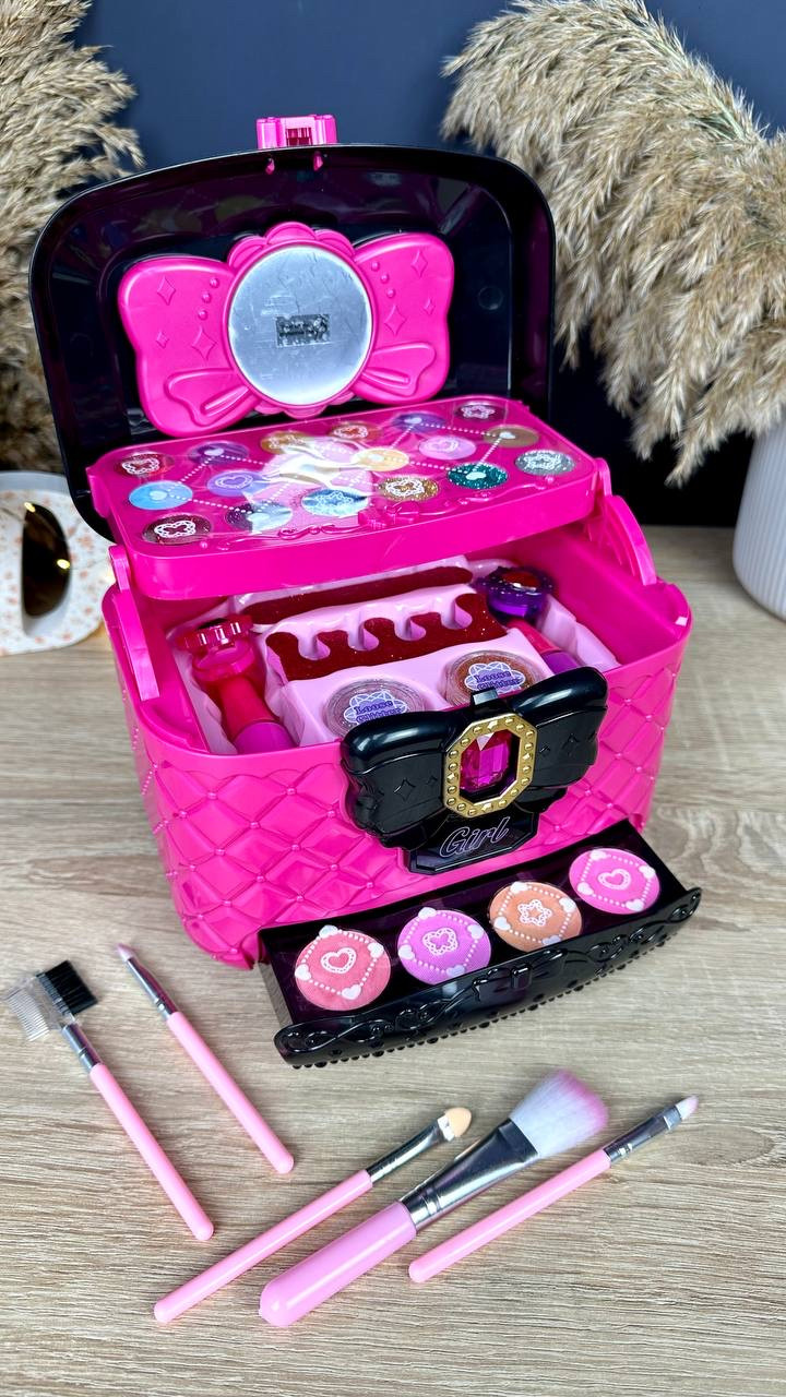 Набір косметики дитячий у кейсі, тіні, лаки, пензлики, прикраси J 8047, фото 1