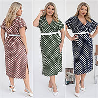 Батальное платье в горошек с коротким цельнокроеным рукавом и поясом в комплекте