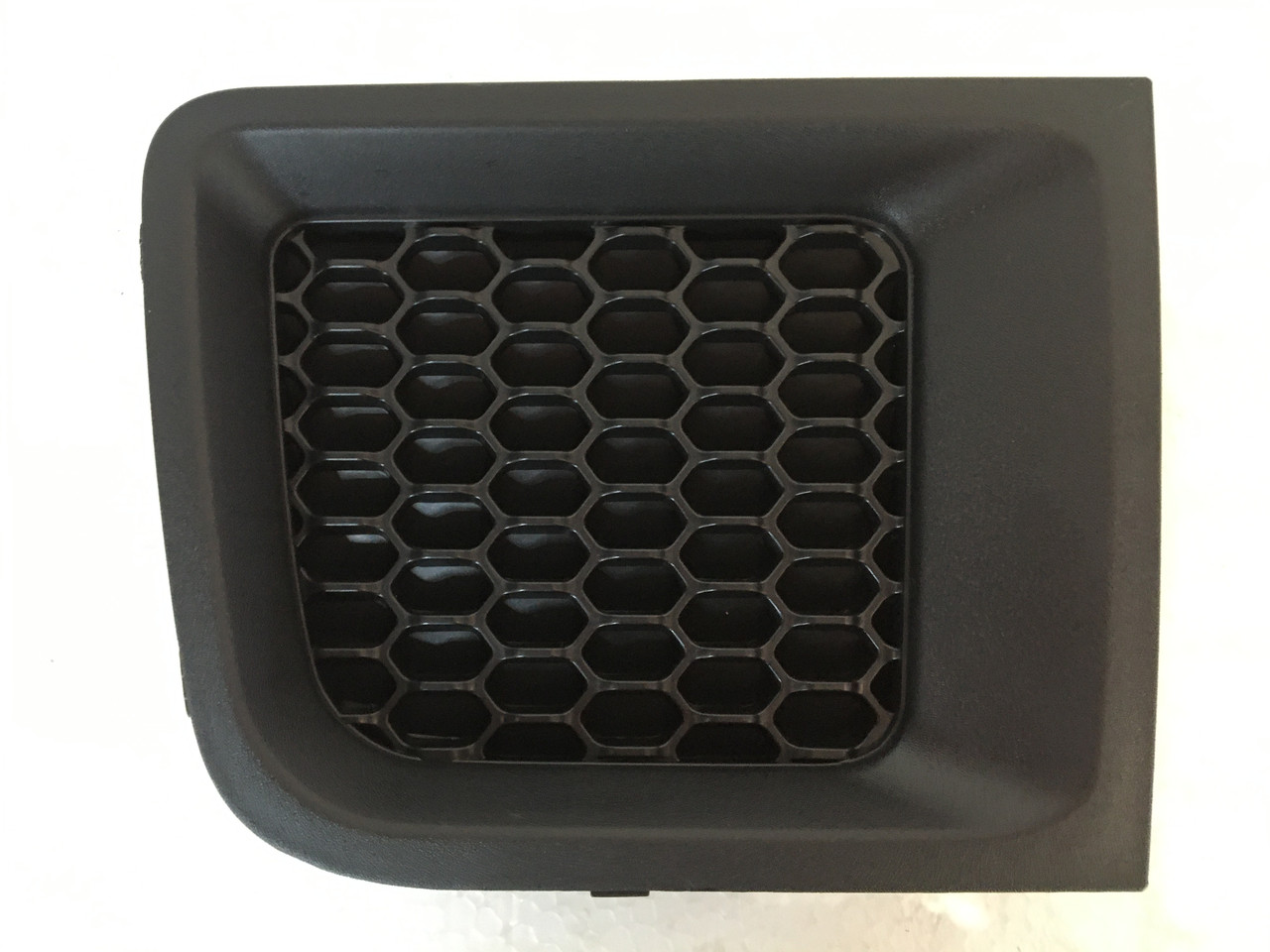 Нижня решітка переднього бампера права Jeep Renegade 15-18 5XB63LXHAA, фото 1