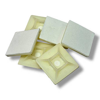 Майданчик для хомутів 10х10 білий (100 шт.)