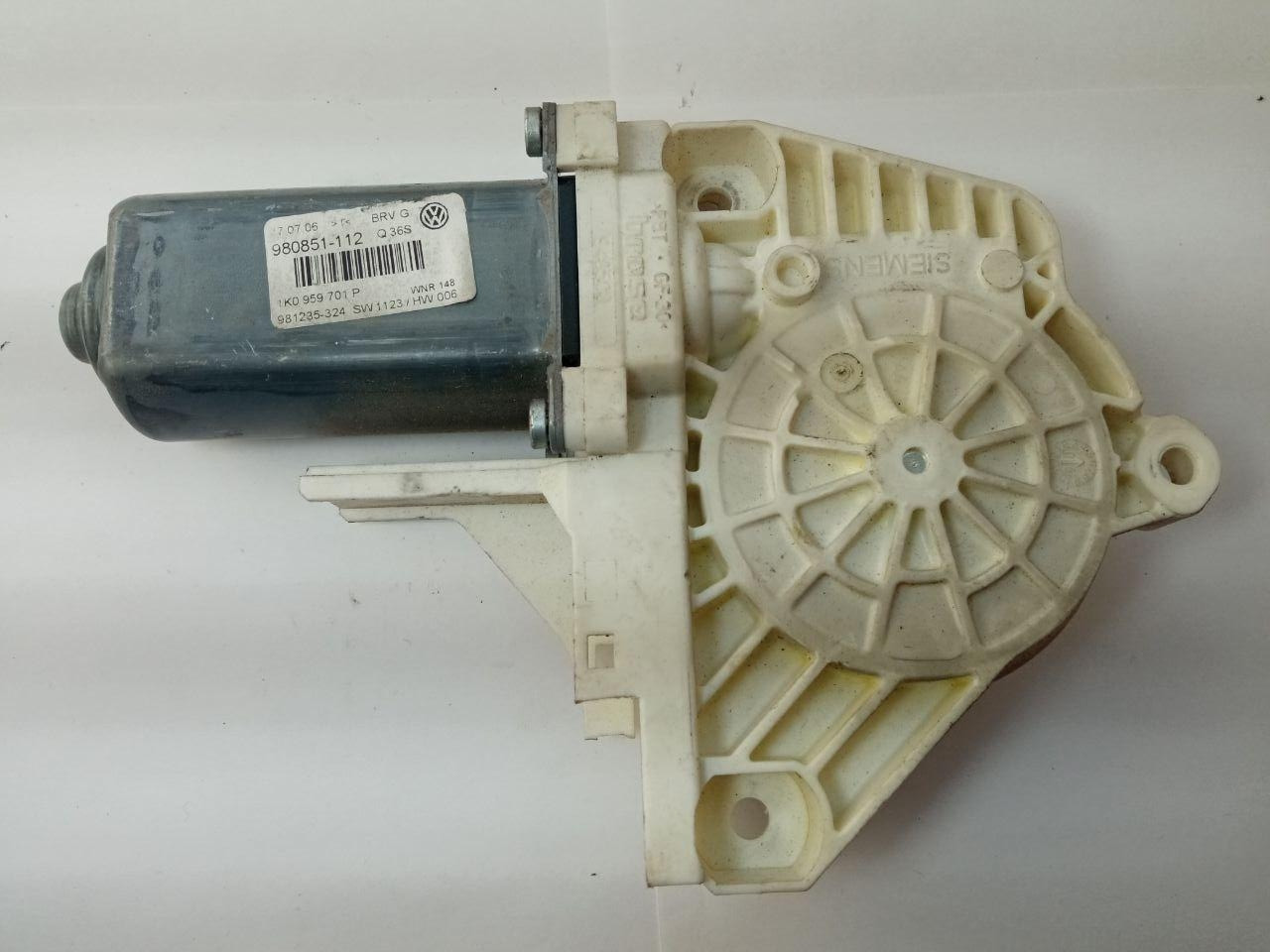 Мотор склопідйомника Volkswagen Siemens 980 851-112 / 980851112 / 1K0 959 701 P / 1K0959701P