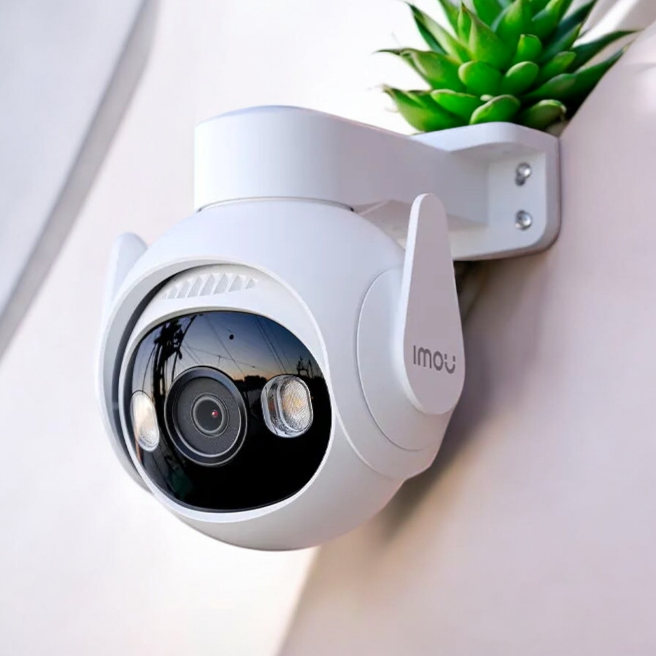 Вулична поворотна IP камера Imou Cruiser 2 IPC-GS7EP-5M0WE з роздільною здатністю 5MP (3K), Wi-Fi та захистом IP66