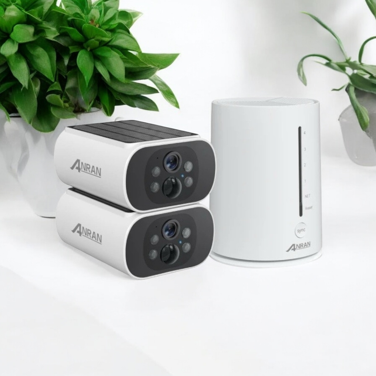 Anran Wi-Fi комплект відеоспостереження 4MP на 2 камери (Сонячна панель, Двосторонній зв'язок, NVR, IP66)