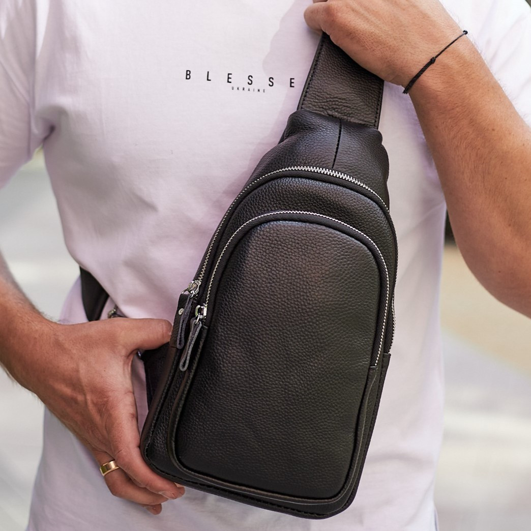 Чоловічий слінг шкіряний 32х18х8, сумка рюкзак на плече зерниста, бананка для документів23242 чорна, фото 1