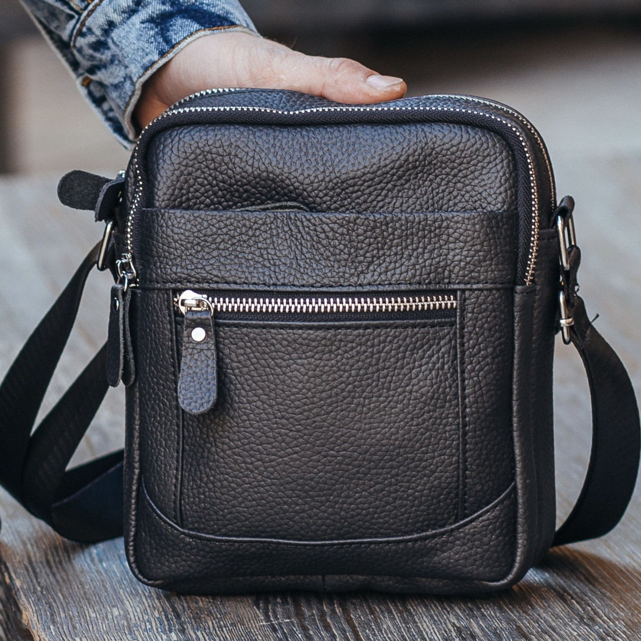 Чоловіча шкіряна сумка через плече чорна Tiding Bag LA3314-1BL