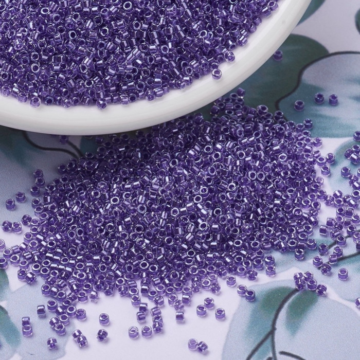 Бісер Японський MIYUKI Delica DB0906 11/0, Sparkling Purple Lined Crystal, 1000 шт./5г, (УТ100032404)