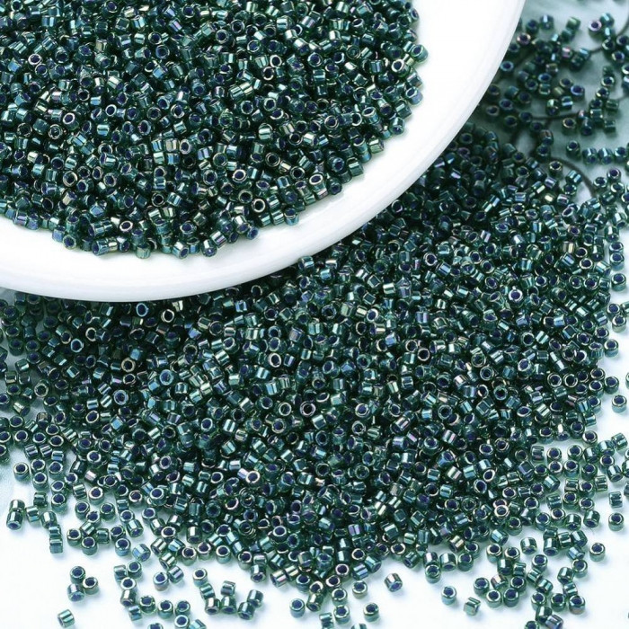 Бісер Японський MIYUKI Delica DB0276 11/0, Lined Emerald AB, 2000 шт./10г, (УТ100032430)