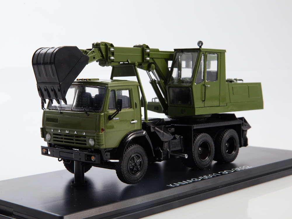 Модель вантажівки Екскаватор ЕО-3532 (КАМАЗ-5511) хакі | SSM