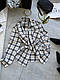 Модна базова стильна жіноча літня картата фланелева подовжена сорочка в клітинку літня оверсайз VS, фото 2