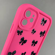 Чохол для iPhone 11 чохол з високими бортами з чорними бантиками на телефон айфон 11 малиновий q05t, фото 3