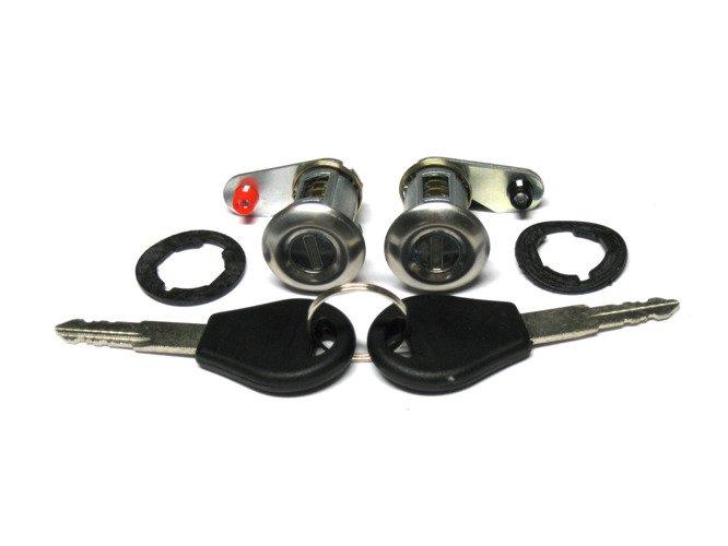 Nissan Terrano II 93-99 личинки замка 2 шт. комплект., фото 1