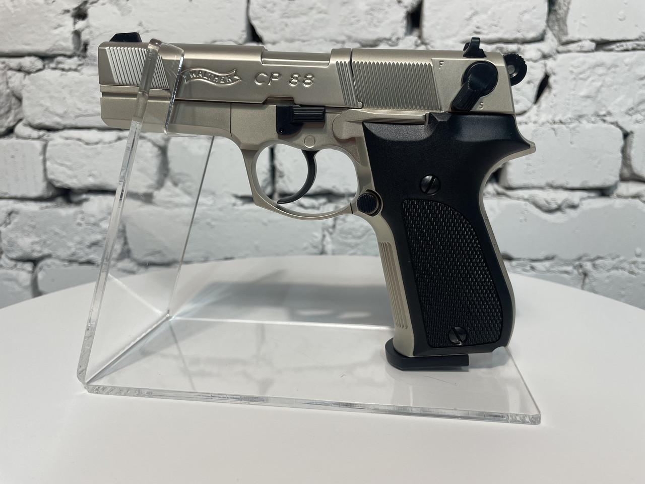 Пневматичний Пістолет Umarex Walther CP88 nickel кал.4,5мм tdi