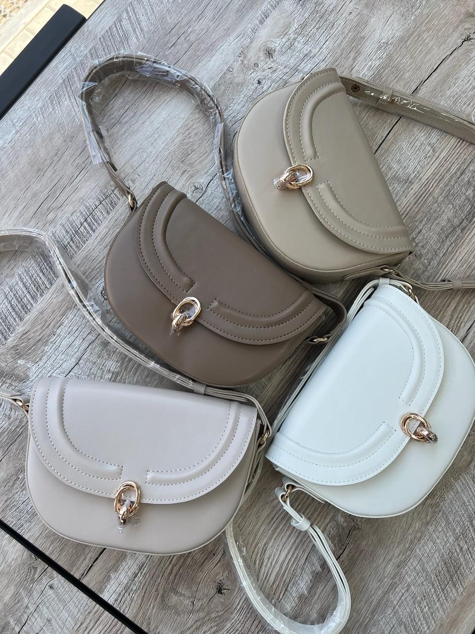 Жіноча сумка крос-боді на плече 14,5*21,5 см із клапаном зі штучної шкіри в різних кольорах Nata Молочний, фото 1