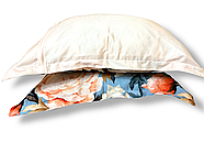 Постільна білизна Королева Ночі (Сатин Premium) | Полуторний комплект | 50х70 | Квіти на блакитному та персиковому, фото 4