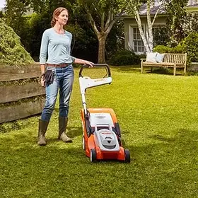 Газонокосарки, роботи і аератори