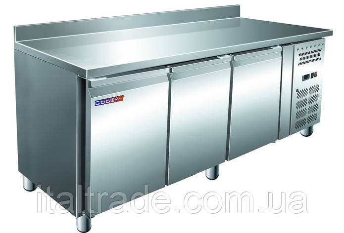 Стіл холодильний Cooleq GN3200TN об'ємом 465 л трьохдверний шириною 700 мм з бортом, фото 1