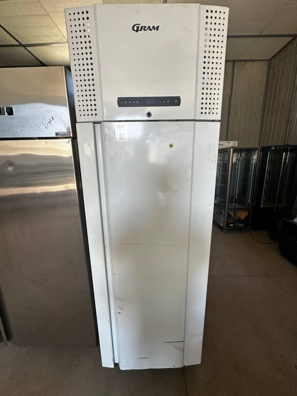 Холодильна шафа GRAM PLUS F660LSH, б/у