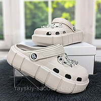 Сабо крокси жіночі на платформі колір  беж з ланцюжком .Розмір 36 ,38 .