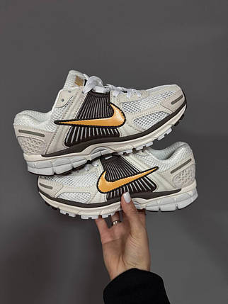 Жіночі кросівки Nike Zoom Vomero 5 Beige Brown Orange Premium Найк Зум Вомеро 5 бежеві шкіра текстиль демісезон, фото 1