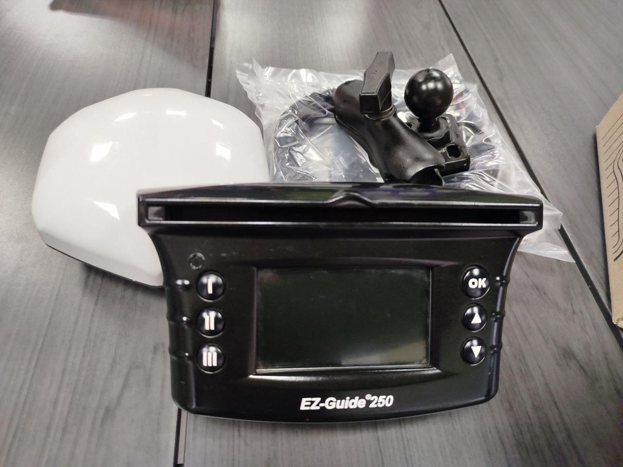 Курсовказівник Trimble EZ-Guide 250 AG-15 L1