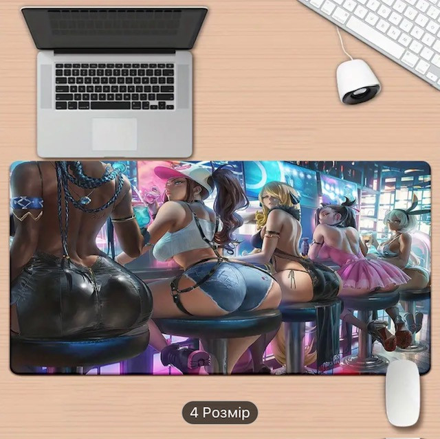 Килимок для миші з дизайном дівчат,які сидять на барній стійці, розмір 70/30, фото 1