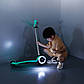 Триколісний Дитячий Самокат Micro Maxi Deluxe Glow LED Желейний зелений [MMD365], фото 9