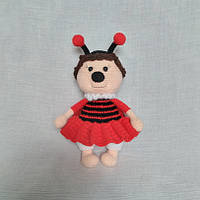 Божа корівка в'язана іграшка