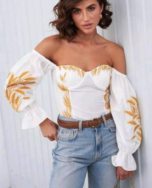 Женский белый корсет с золотистой вышивкой колосьев в этно-стиле