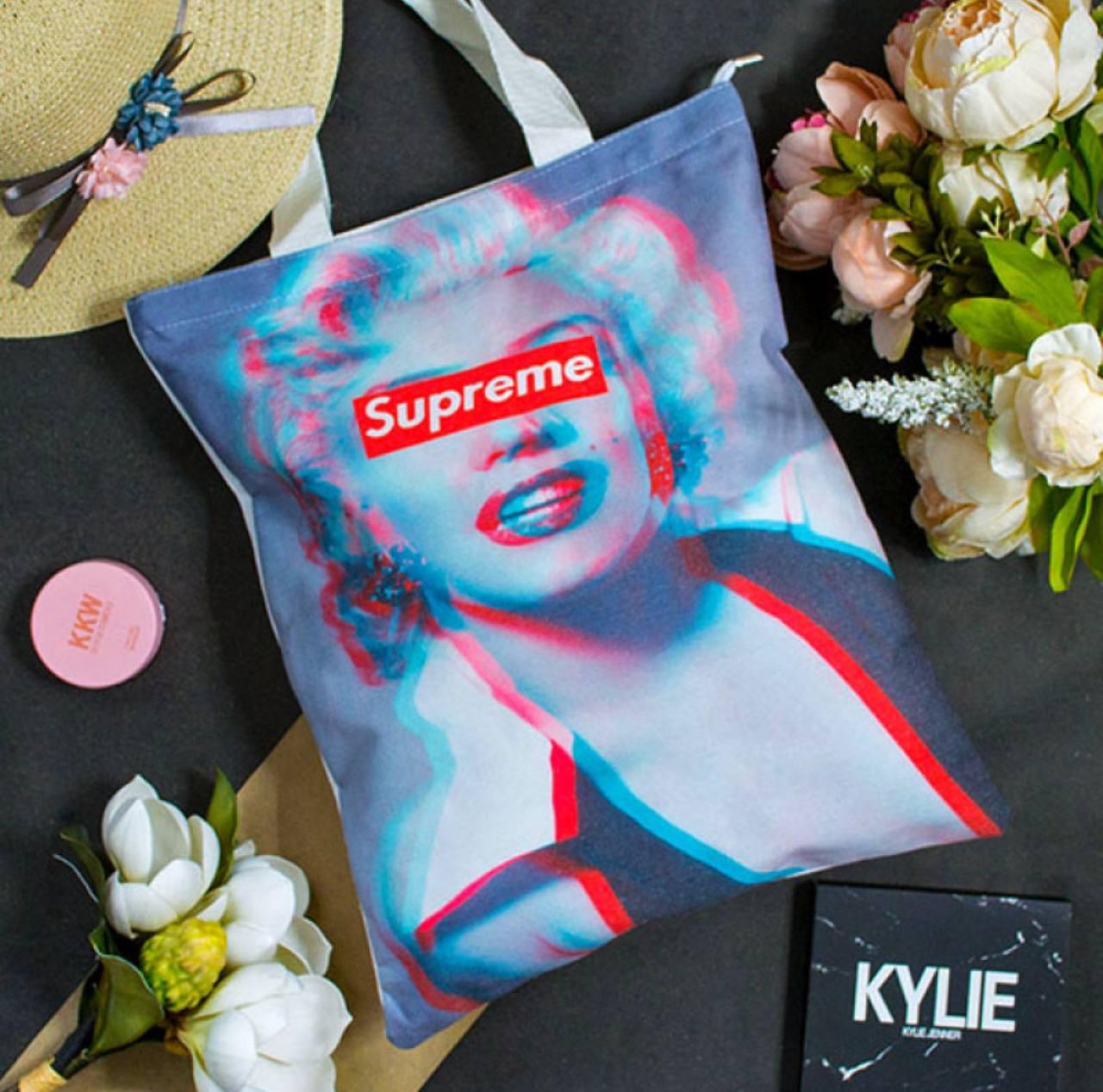 Сумка-шопер “Supreme” з принтом Мерилін Монро — яскравий акцент вашого літа 1080