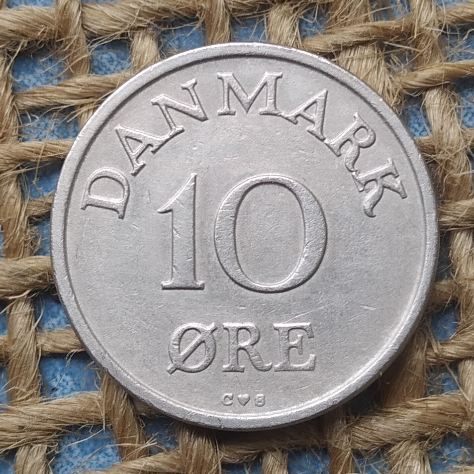 10 ере 1957 року. Данiя