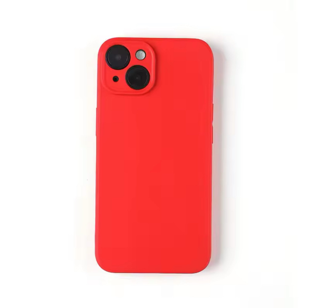 Силіконовий чохол із закритою камерою на iPhone 13