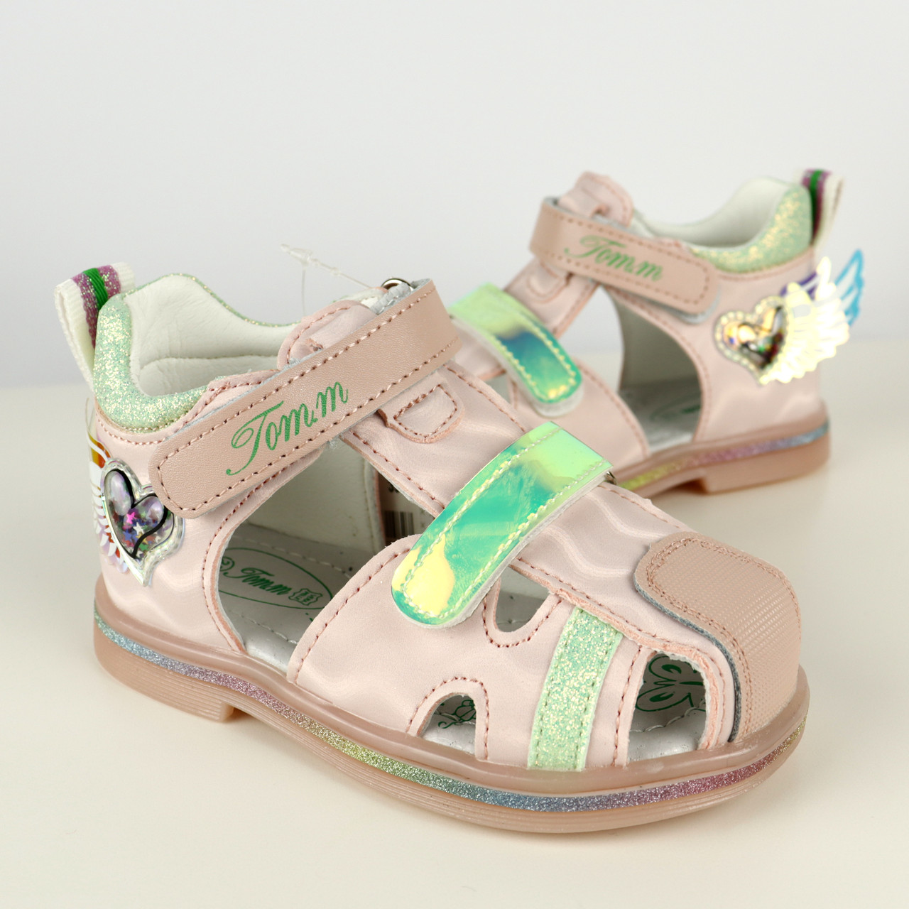 Ортопедичні босоніжки для дівчинки рожеві з жорстким задником та закритою п’яткою