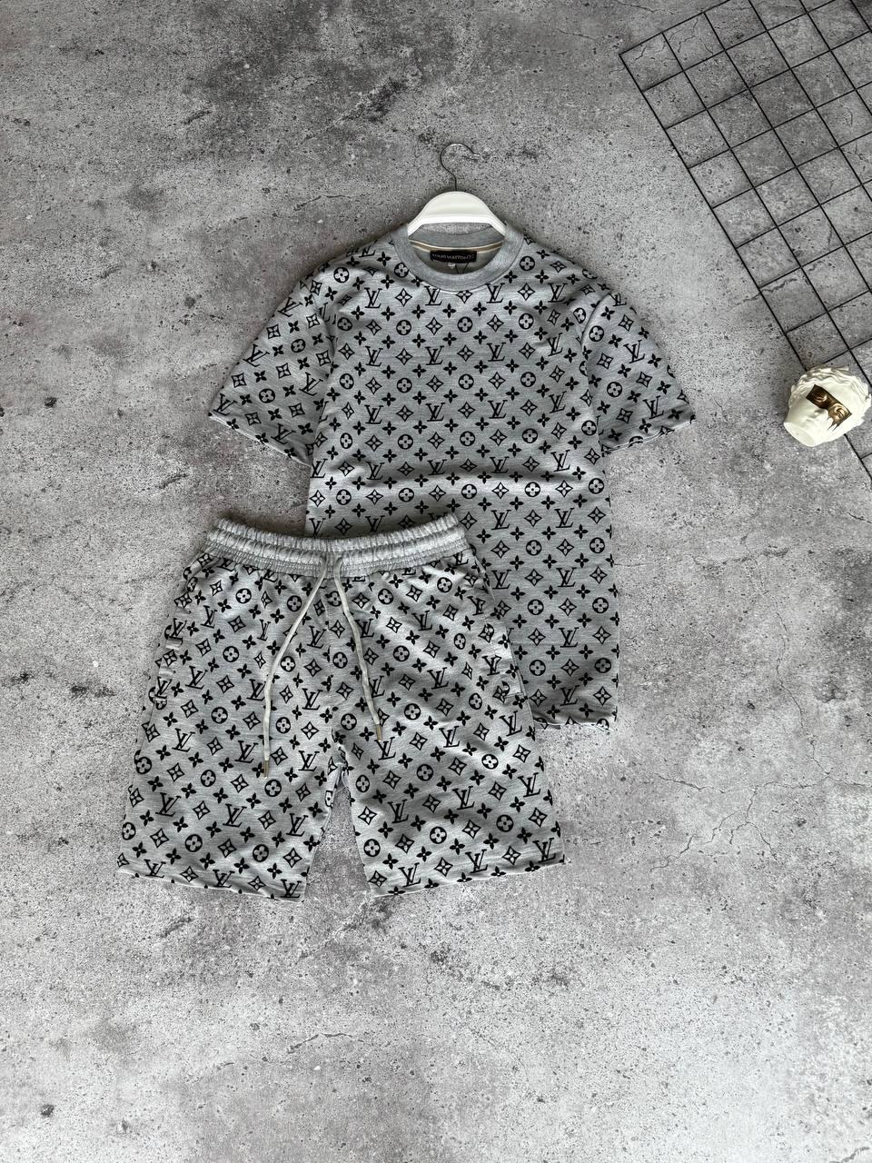 Костюм чоловічий літній сірий футболка та шорти фірмовий Louis Vuitton, фото 1