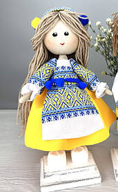 Інтер'єрна лялька Україночка 37 см. Патріотична лялечка.