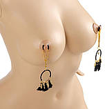 Декоративні золоті затискачі для сосків Virgite Nipple Clamps з чорними пензликами kitty.in.ua, фото 3