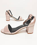 Жіночі босоніжки перламутр бежевий середній каблук закрита п'ята розмір 36 37 39 40, фото 6