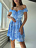 Мила жіноча легка блакитна приталена сукня з турецького софту в квітковий принт з відкритими плечима, фото 3